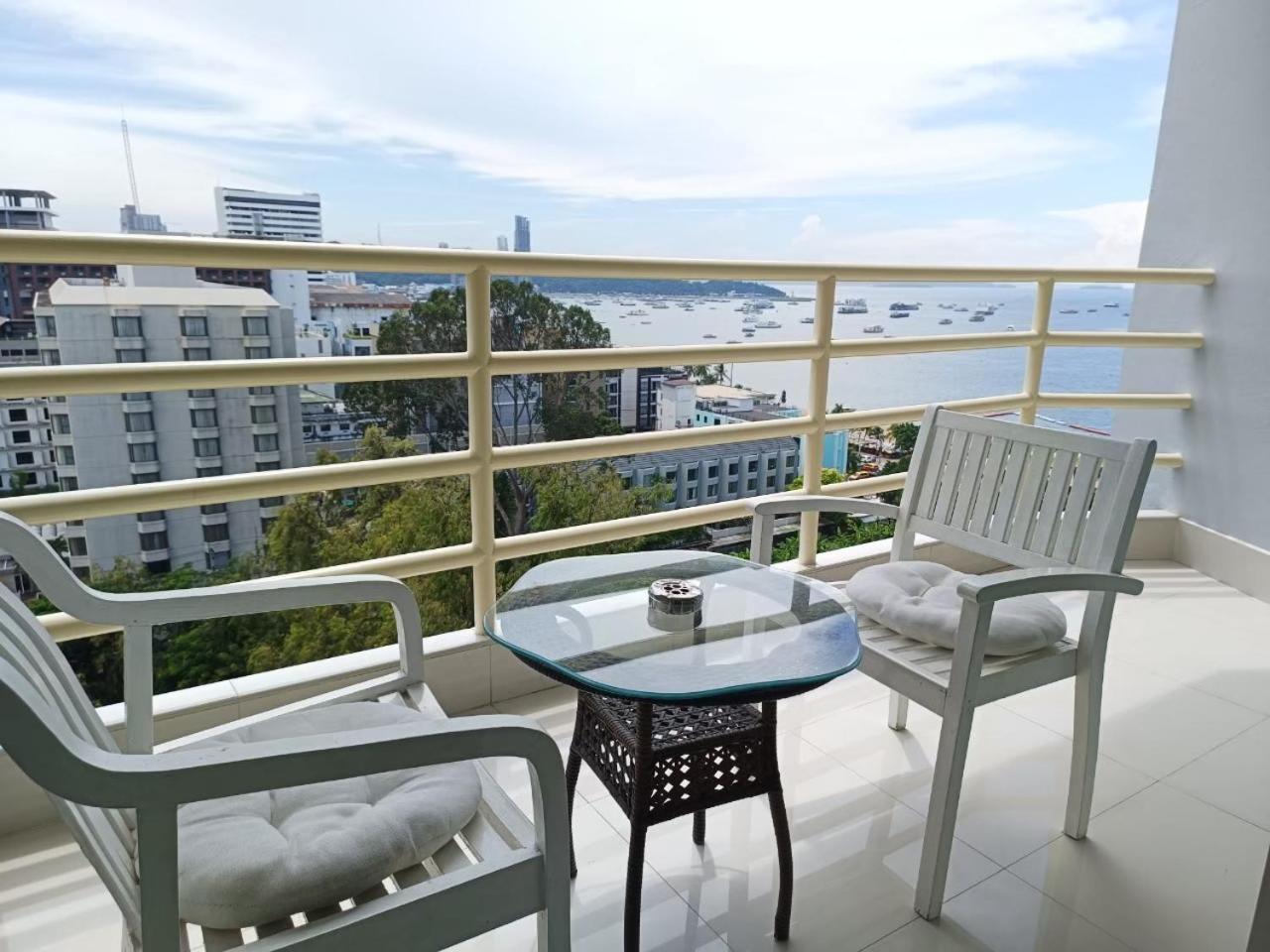 View Talay 6 Pattaya Beach Apartment By Honey Екстериор снимка