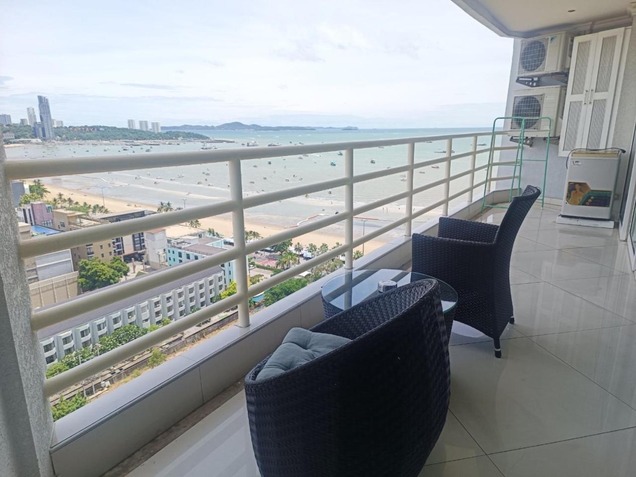 View Talay 6 Pattaya Beach Apartment By Honey Екстериор снимка